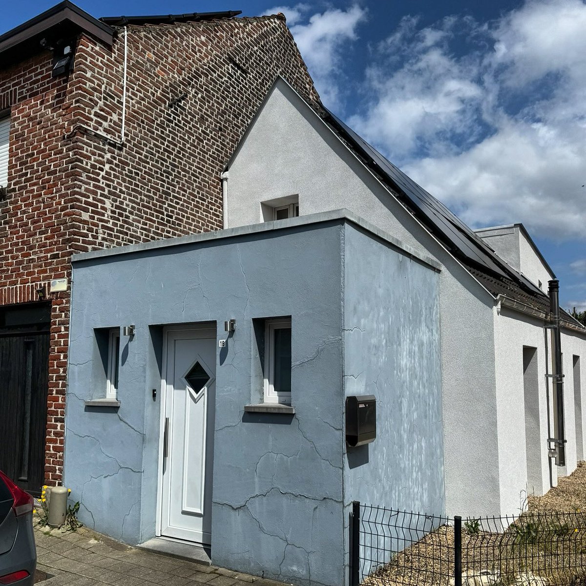 This is a bit like quantum physics. I'm looking at it and I have absolutely no clue what's going on.