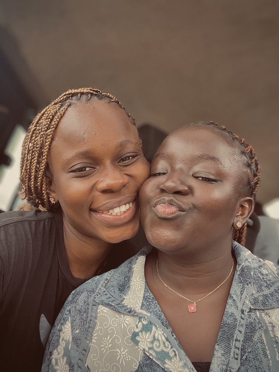 SuperChefSol's tweet photo. Not everyday “food business owner” this, “event planner” that😂
Some days just post random pictures with family and be happy☺️
Life’s not worth living without the joys of it…
Tomorrow’s SWM Abuja💃🏼💃🏼
.
#chefsol #randoms #weekdump https://t.co/HLCord8wV7