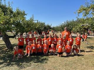 ColdwaterCavs's tweet image. It was an exciting day for our Kindergarten classes at Coldwater! The buses were full as they headed to Brumbaugh Fruit Farm! A huge shoutout to our amazing PTO for making this trip possible! 🍏🌟 #FieldTripFun #ThankYouPTO