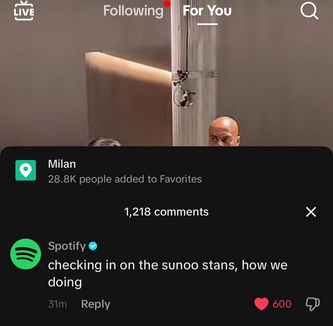 sunymysunshine's tweet photo. Spotify being a baragi 😌

#SUNOO #ソヌ #선우 #PradaSS25 https://t.co/XeMNS8HUKZ