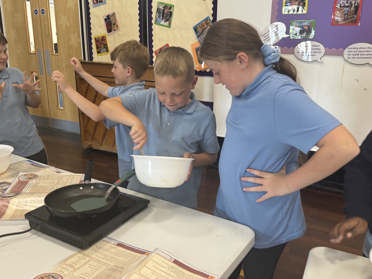 MrsClelland's tweet photo. Room 11-14 had a unique football training session today! ⚽️ Cooking was incorporated from Move, Make Munch, allowing learners to transfer skills like perseverance, teamwork, and problem solving into a real life context👩🍳#LifeSkills #TeamBerryhill 💜 #DevelopingtheYoungWorkforce https://t.co/AkNHa6XX5X