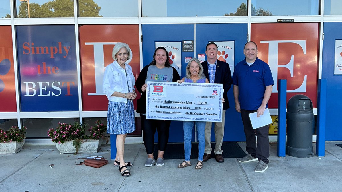 Heidi Samuelson #edtechcoach (@swampfrogfirst) on Twitter photo Congratulations to Mrs. Morrow & Mrs. Noah from <a href="/BESBartlett/">BESBartlett</a> 🎉
Their grants were awarded from Bartlett Education Foundation today❤️💙❤️
#SimplytheBESt Congratulations to Mrs. Morrow & Mrs. Noah from <a href="/BESBartlett/">BESBartlett</a> 🎉
Their grants were awarded from Bartlett Education Foundation today❤️💙❤️
#SimplytheBESt