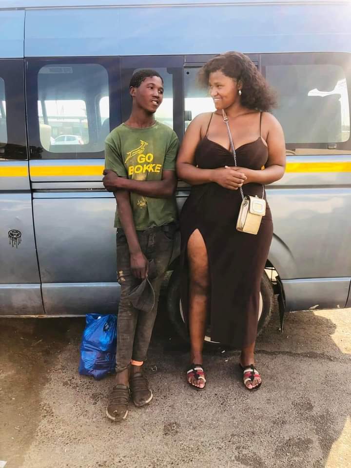 LimstonB's tweet photo. Ladies, sometimes you just need to go in streets and clean one for yourself and marry him..

Kwani Kumvumilia Kidogo Ndio Huwezi 🤔 Naongea na wewe Apo 👋 https://t.co/3LPru2mR1B