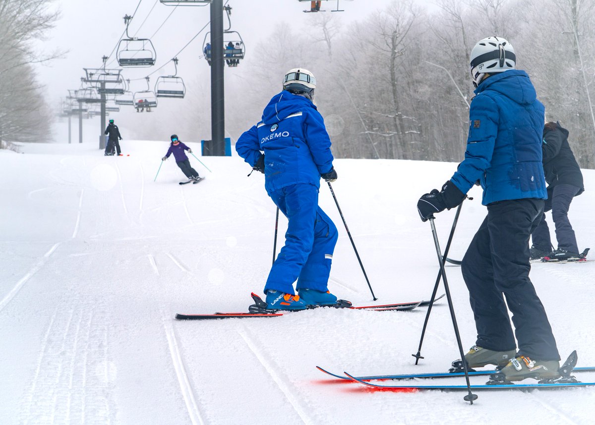 Thinking about working at Okemo this winter? There are plenty of part-time and full-time positions available around the mountain with a $20/hr. starting wage, 40% retail discount, and a free pass and lessons, plus perks to share with friends and family!

bit.ly/3yQo5DC