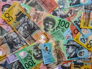 noahfrancoeu's tweet photo. Shocking $10k bill racked up by 1000 Aussies https://t.co/bcEyWqJdJR https://t.co/ylAhCObegP