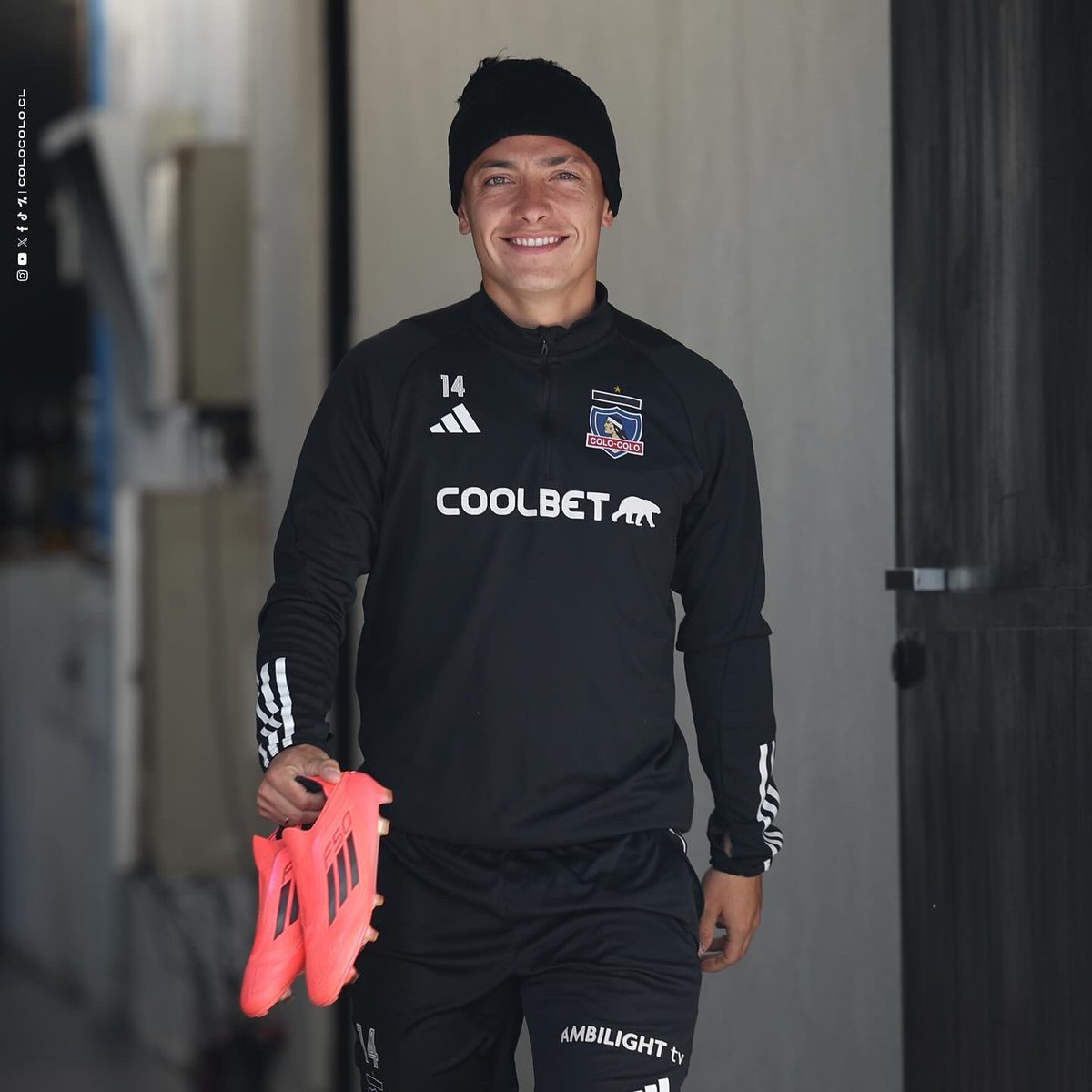 ColoColo's tweet image. 𝐄𝐧 𝐅𝐢𝐞𝐬𝐭𝐚𝐬 𝐏𝐚𝐭𝐫𝐢𝐚𝐬, 𝐧𝐨 𝐩𝐚𝐫𝐚𝐦𝐨𝐬 🤟🏽

¡Vamos Colo-Colo! ⚪️ ⚫️