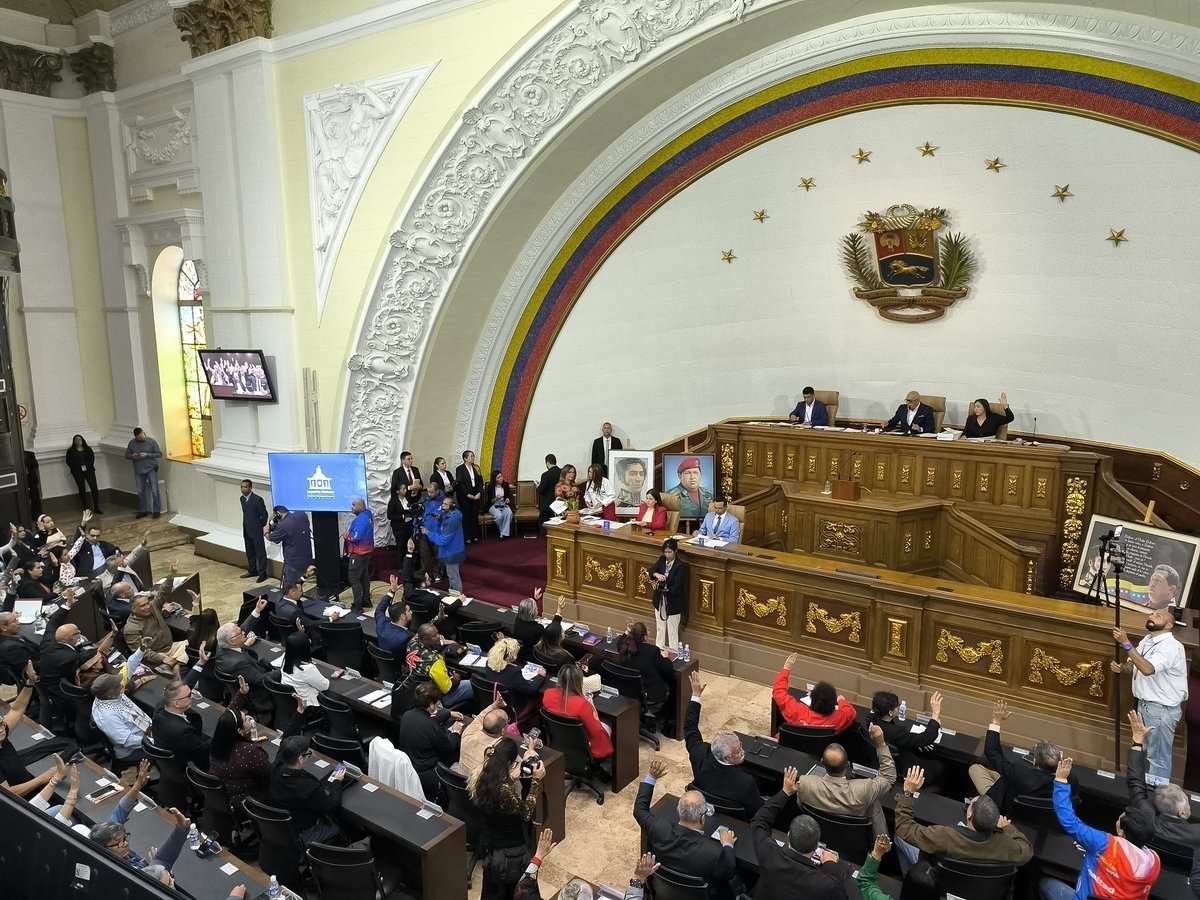 Asamblea_Ven's tweet photo. #19Sep || Queda aprobado el nombramiento del ciudadano REMIGIO CEBALLOS ICHASO, como Embajador Extraordinario y Plenipotenciario de la República Bolivariana de Venezuela ante la República Popular China, concurrente ante Mongolia. https://t.co/A1ax9dOjwx