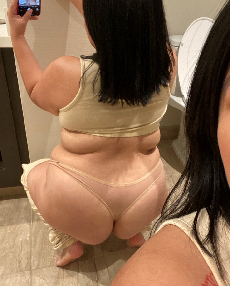 RT if you like short Latinas.🍑🍑