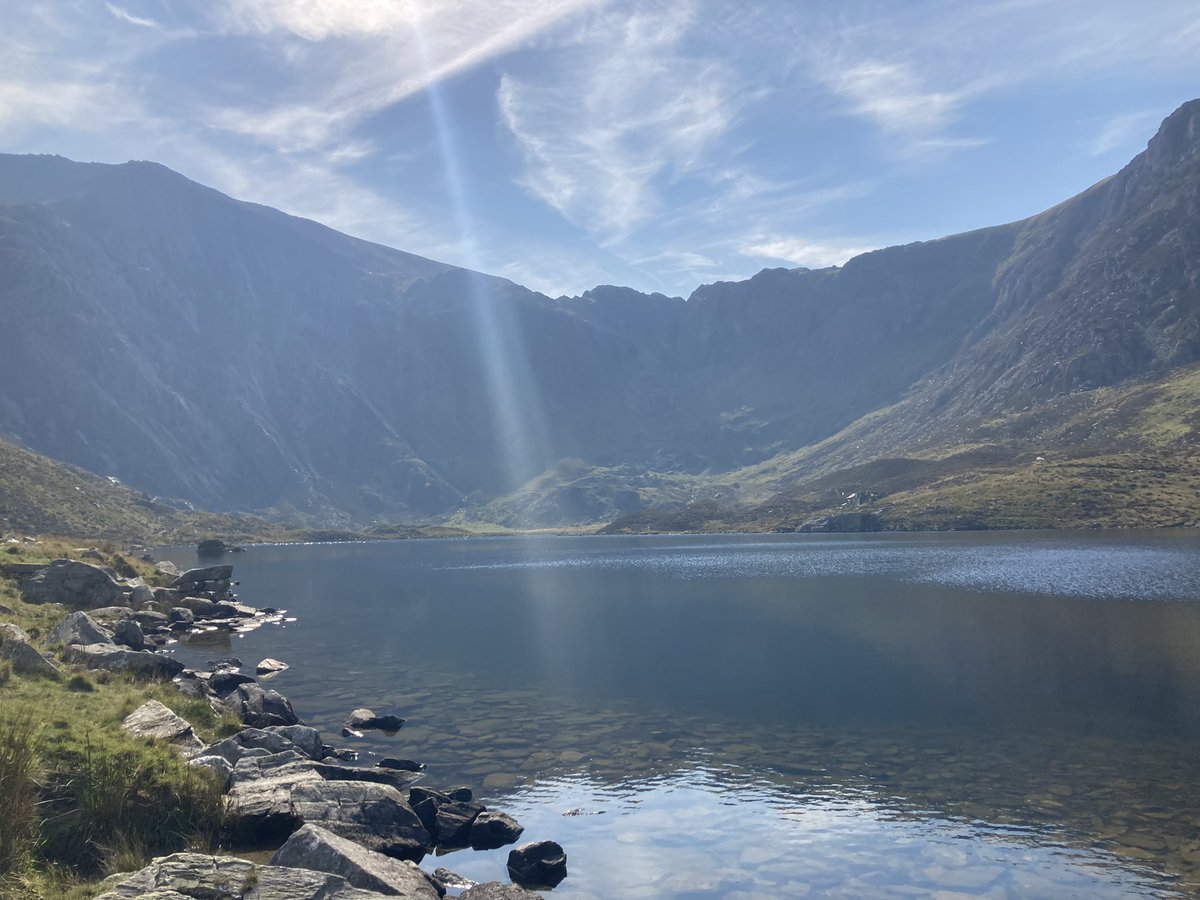 PipersHums's tweet image. Our #PipersSixth geographers have been blessed with fantastic weather and stunning scenery for day 1 in North Wales. @PipersSenior #fieldwork