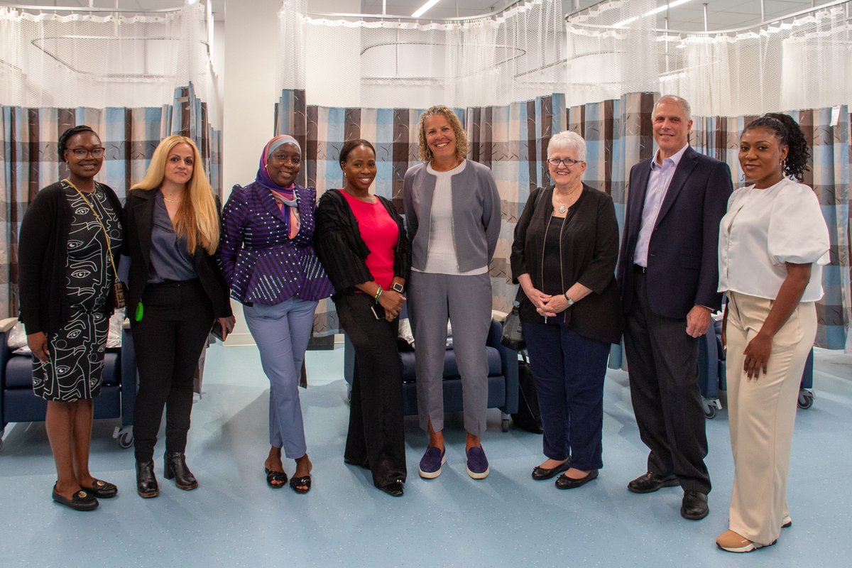perlmutterperry's tweet image. Thanks to @NYSomh Commissioner Dr. Ann Marie Sullivan & @NYSOASAS Commissioner @DrChinazoOASAS for visiting @sus_org Supportive Stabilization #CrisisCenter, a 24/7 #communityresource where single adults or families can get support from nurses, peers & #mentalhealth professionals.