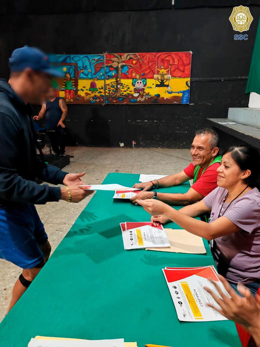 El pasado lunes 9 de septiembre realizamos las entregas de constancias por la finalización de los talleres de Huerto, Soldadura y Serigrafía. 🫶

#ÁnimoDelincuencia 🔥👊