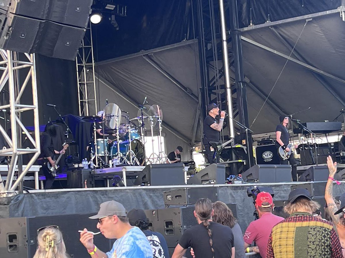 SIR_USA's tweet photo. Nineties rock band @EverclearBand performed at fundraising @RISEUpMcHenry Music Fest, with backline and tech support from SIR Chicago.
#everclear #riseup #riseupmusicfest #90srock #rock #backline #audio #sir #sirchicago #studioinstrumentrentals #backline #backlinerentals https://t.co/vb4uvF3NOC