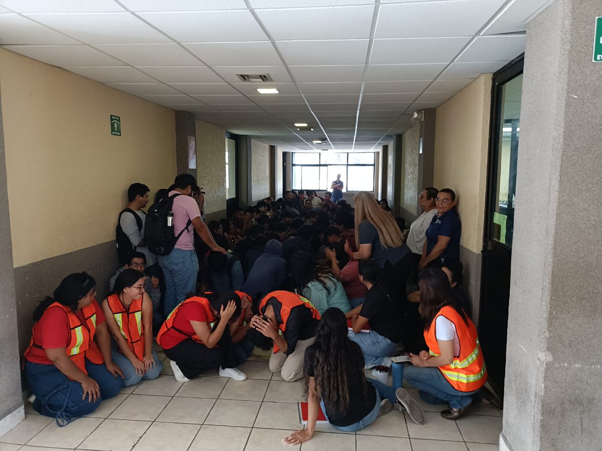 📣En el marco del #SimulacroNacional2024, se  realizó, simulacro de repliegue y evacuación, con hipótesis de Tormenta Severa en el <a href="/ItsaTecAcuna/">Tec de Ciudad Acuña</a>, en Cd. #Acuña evacuando a 941 personas, entre alumnos, docentes y personal administrativo.