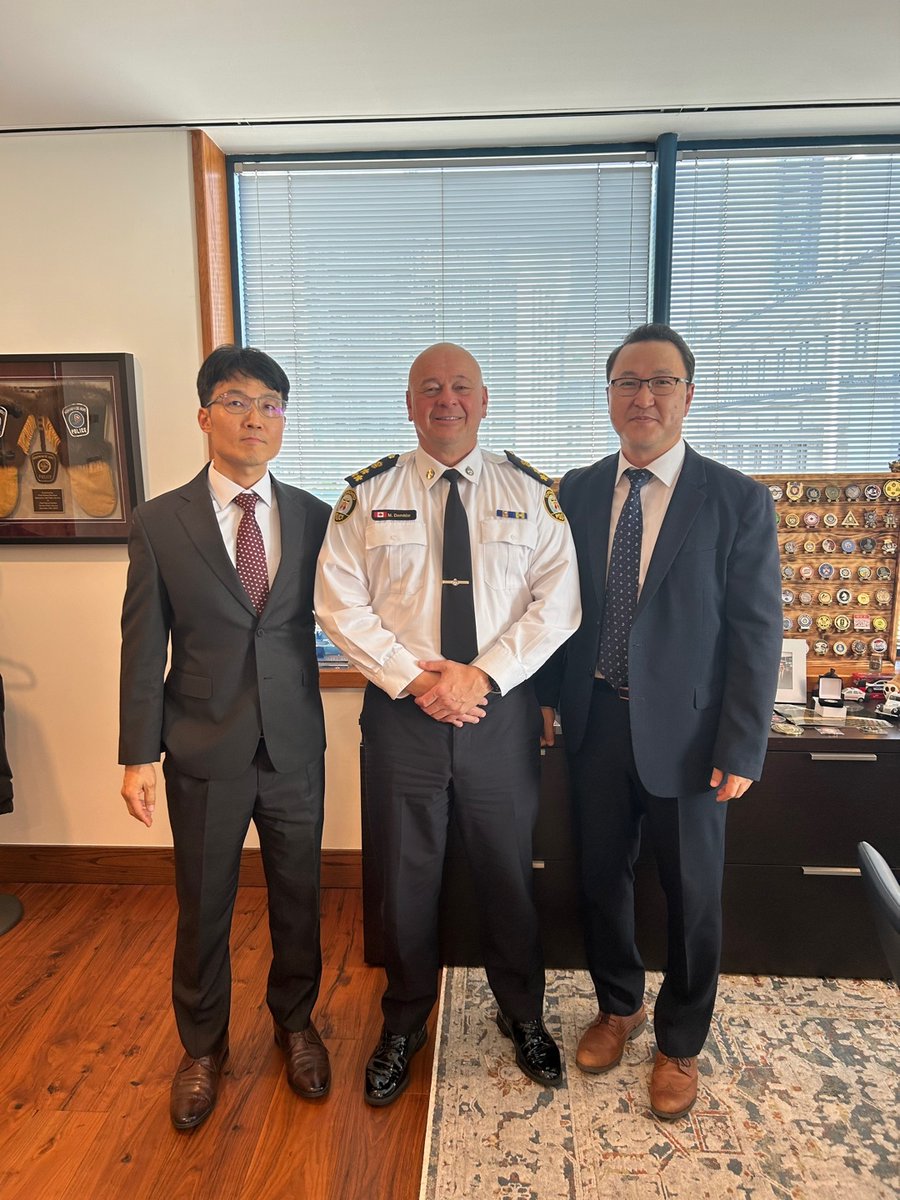 Acting Consul General Kwon, Tae Han and Consul Tak, Kwang Oh met with Toronto Police Commissioner Myron Demkiw on Sep. 19 (Thu) to express their gratitude for the Toronto Police Commission's support to the Korean community and to discuss ways to deepen cooperation in the future.