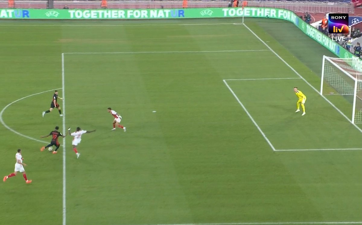 moadnanx's tweet image. 📸 - What a finish by Lamine Yamal.