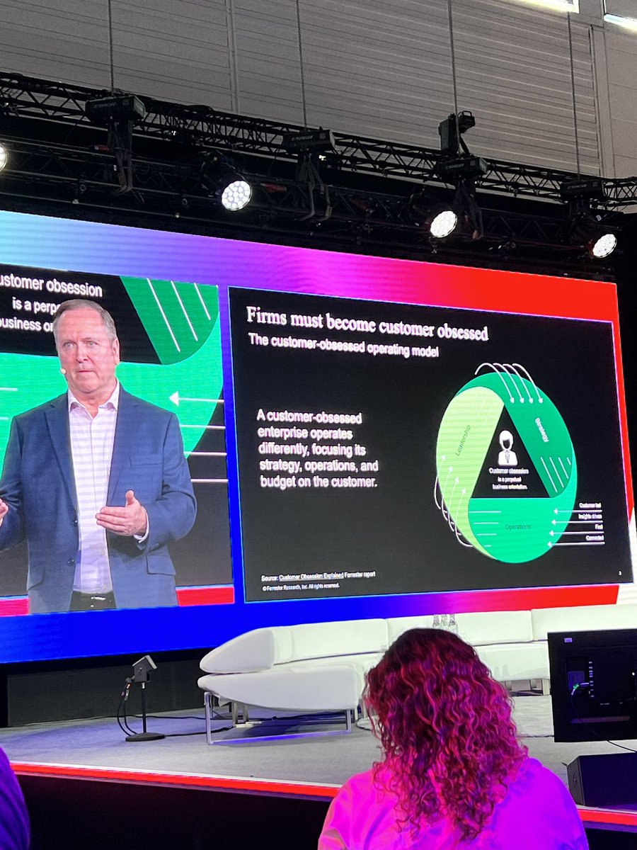 DalipiLuan's tweet photo. Thrilled to attend #DMEXCO2024, Europe’s leading digital marketing &amp; tech event! #Kosova is committed to making IT-enabled services a priority sector, fostering innovation and growth. 

#PromptingTheFuture https://t.co/LiYunAtWg0
