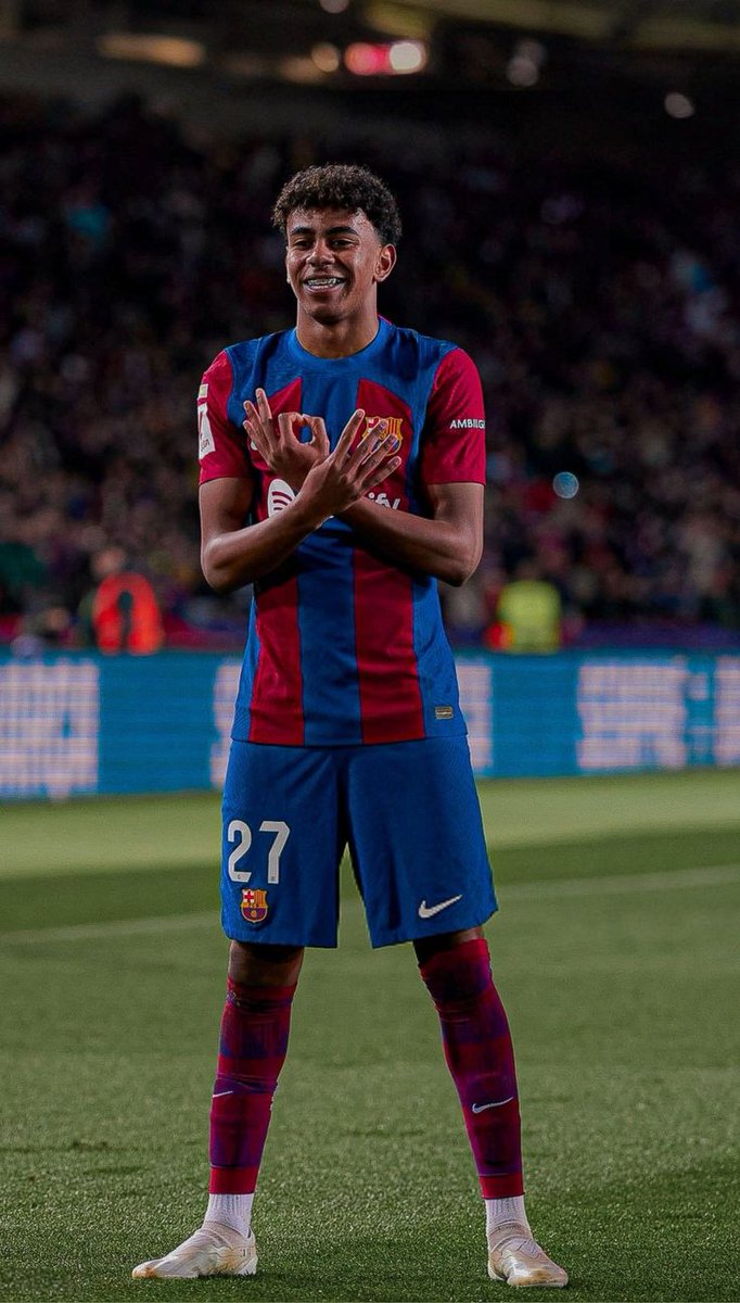 WezaLindah's tweet photo. What were you doing when you were 17😭😂😂.. Lamine Yamal equalize for Barcelona https://t.co/Q6MumTbZEN
