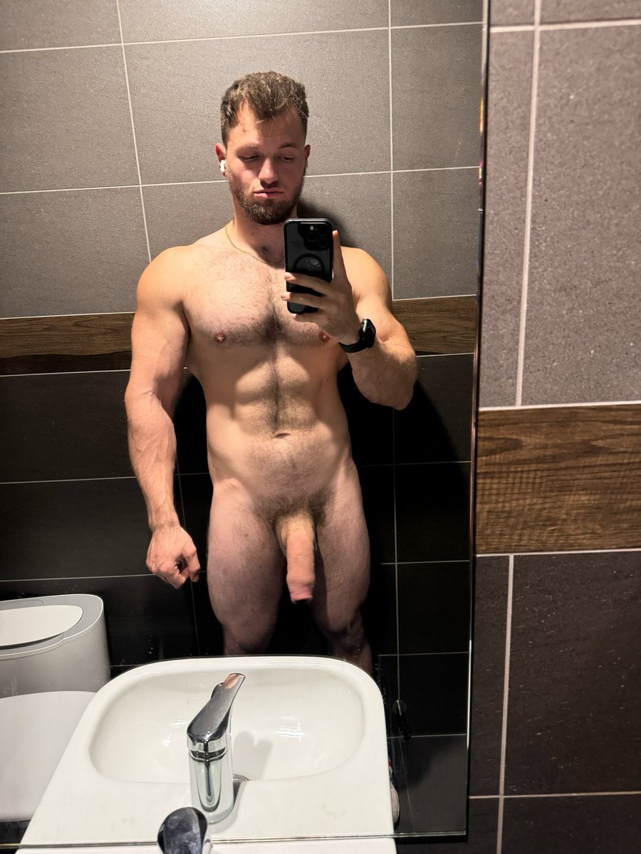 _maxsmall's tweet photo. Which do you guys like more? Foreskin covering that head or exposed? 🥵 

https://t.co/FvOngl49QJ 20% off 🫣😈 https://t.co/0B8E3Wlhal