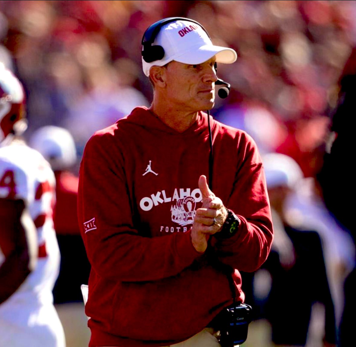 woerzyfbaby's tweet photo. He took over an OU team that had been depleted.

He now has 3 top 10 recruiting classes in a row.

He has turned around the culture in Norman.

Now, he leads us into the heart of the SEC under the lights.

In the biggest game of his HC career, Sooner Faithful will show up. #OUDNA https://t.co/xrE6NNVIiD