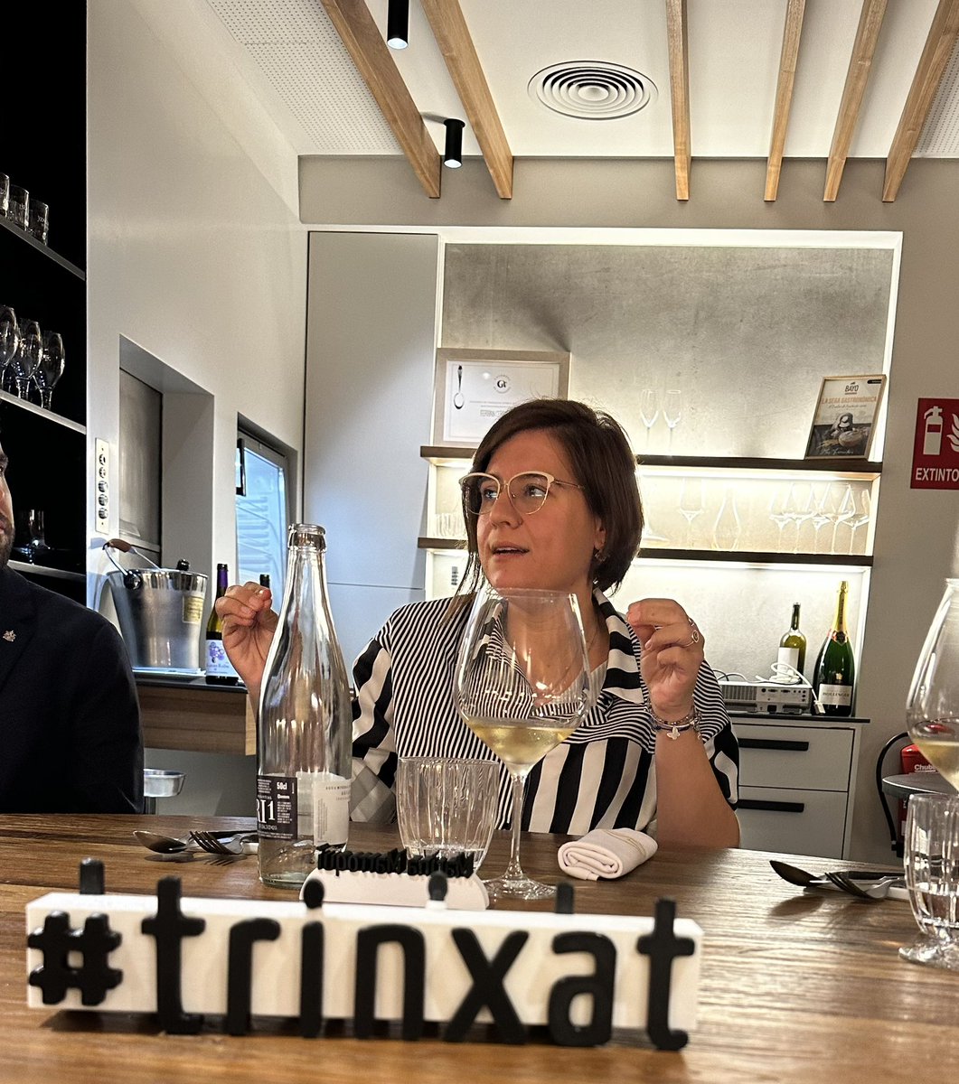 Avui al <a href="/trinxat/">#trinxat</a> escoltant la <a href="/marinamarroqui/">Marina Marroqui Esclapez</a>, diu “actualment la indústria del porno entra a l’edat de 8 anys i ho fa amb escenes de violència envers les dones i la pederastia”