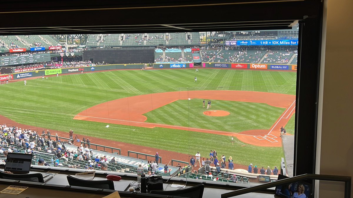 Here at T-Mobile Park for a series finale between the Seattle Mariners and New York Yankees.
First pitch in about 30 minutes. Game updates to follow.
#Mariners #TridentsUp