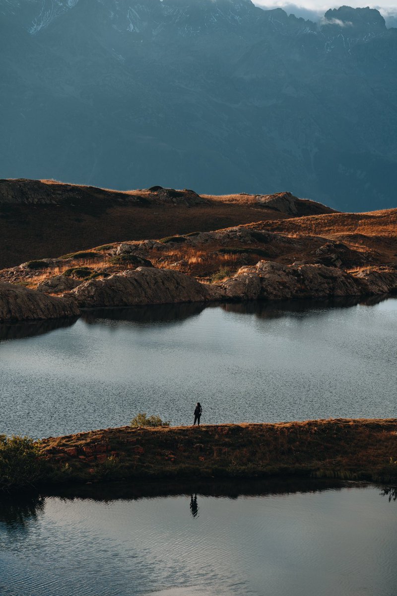 Les montagnes de la région Rhône-Alpes dévoilent des sommets majestueux, des vallées verdoyantes et des panoramas à couper le souffle, invitant à l'évasion 🏔️❤️
IG : bilelmcharek