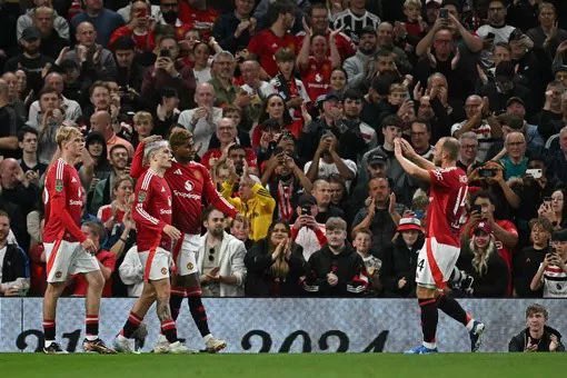 Attendances this week:

 Man City v Inter Milan (CL) 50,922

AC Milan v Liverpool (CL) 59,826

Real Madrid v Stuttgart (CL) 71,288

Man Utd v Barnsley (EFL Cup) 72,063

Manchester United, best support in the world 

🇾🇪🇾🇪🇾🇪🇾🇪🇾🇪🇾🇪🇾🇪🇾🇪🇾🇪

#MUFC #ManUtd