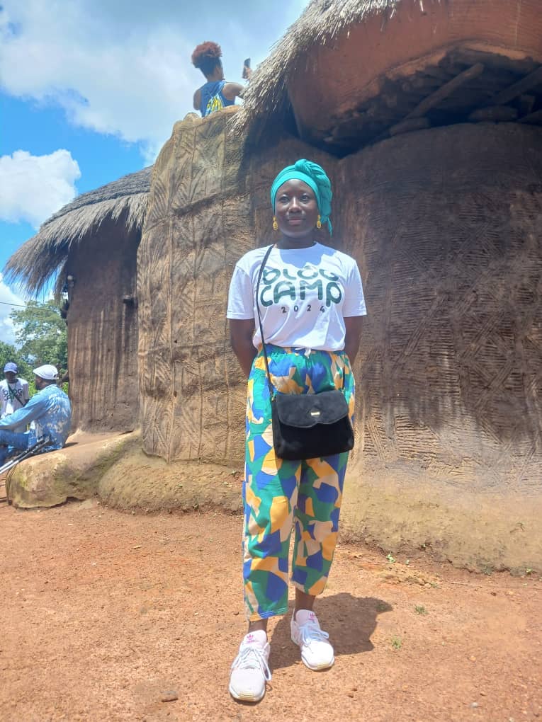 KissouYes's tweet photo. Dernière journée riche en découvertes au #Blogcamp2024. Les tatas sombas et le baobab millénaire ont dévoilé leurs secrets et nous ont émerveillés. Un arbre pouvant  abriter une communauté entière.
Incroyable! 
 #nature #Afrique #voyage #ABBENIN
#BlogForDssr #CampNanto 
#Nati2024 https://t.co/fDXNch2ILp
