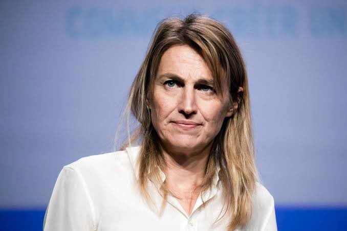 RienAGuerir's tweet photo. Notre collectif s’oppose à la nomination de ministres aux positions transphobes/homophobes s’étant opposés à l’interdiction des #ThérapiesDeConversion @BrunoRetailleau, @LGarnier44 ou @AstridPanosyan soutenant les militantes TERFS qui incitent à la torture des LGBT+

#RienAGuerir https://t.co/5eT6uCiE1U