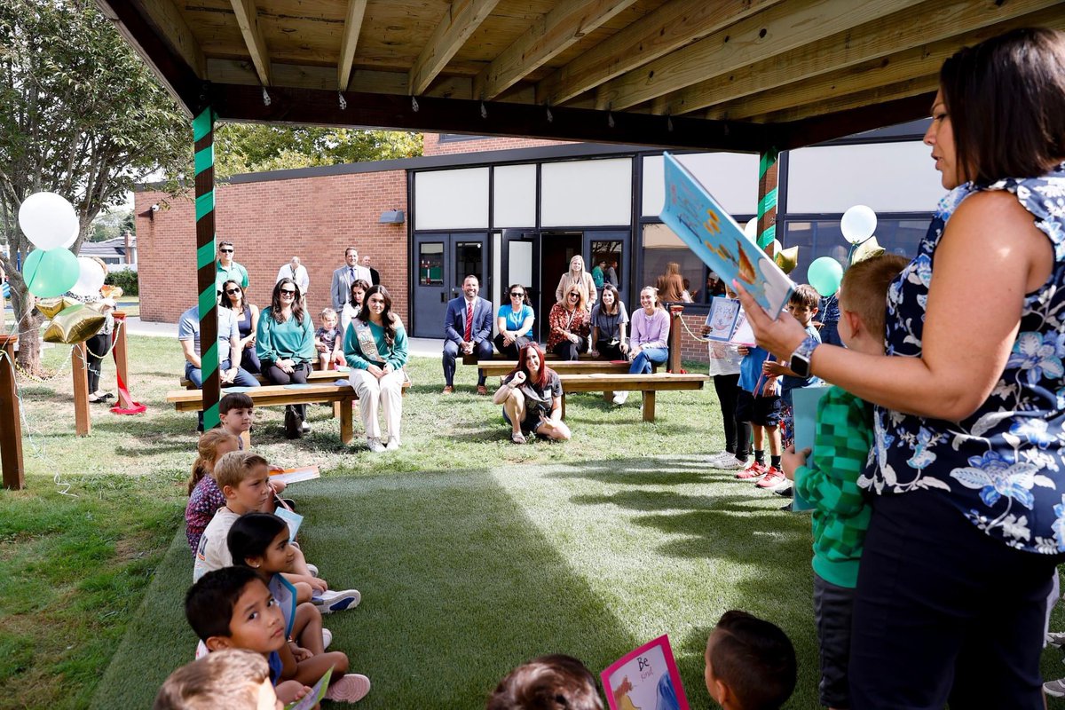 CommackSchools's tweet photo. In a ribbon-cutting ceremony on Thursday, North Ridge unveiled a new courtyard amphitheater, constructed by Alessandra D., a 2016 graduate and current CHS junior as part of her Girl Scout Gold Award project. 

Tara Milana’s second-grade class read aloud the book, “Be You!” https://t.co/SguvCnAoHg