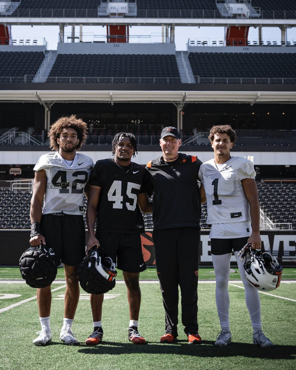 Trent Bray (@coach_bray) on Twitter photo Scout Team Players of the Week - <a href="/gyriece/">Gyriece Goodman</a>, <a href="/Cornell_Hatcher/">CORNELL HATCHER II</a> & <a href="/MilanClark3/">Milan Clark</a>.
Committed to the process! Keep it up! Scout Team Players of the Week - <a href="/gyriece/">Gyriece Goodman</a>, <a href="/Cornell_Hatcher/">CORNELL HATCHER II</a> & <a href="/MilanClark3/">Milan Clark</a>.
Committed to the process! Keep it up!