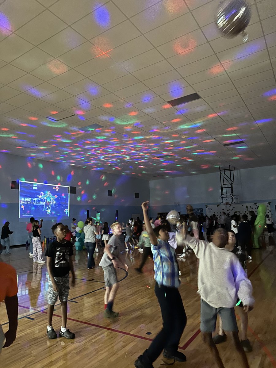 Harbison West Elem tweet media