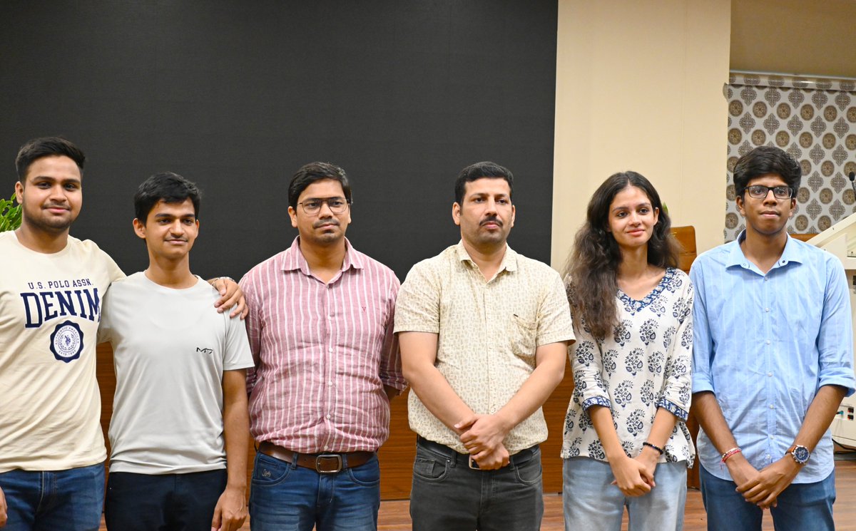 techclub_nitd's tweet photo. 🚀 In collaboration with SuperteamDAO, we hosted a thrilling Solana Blockchain Workshop on 7th September 2024. The event explored decentralization and provided hands-on coding experience. 🌐✨ https://t.co/KpIZNcJtcQ