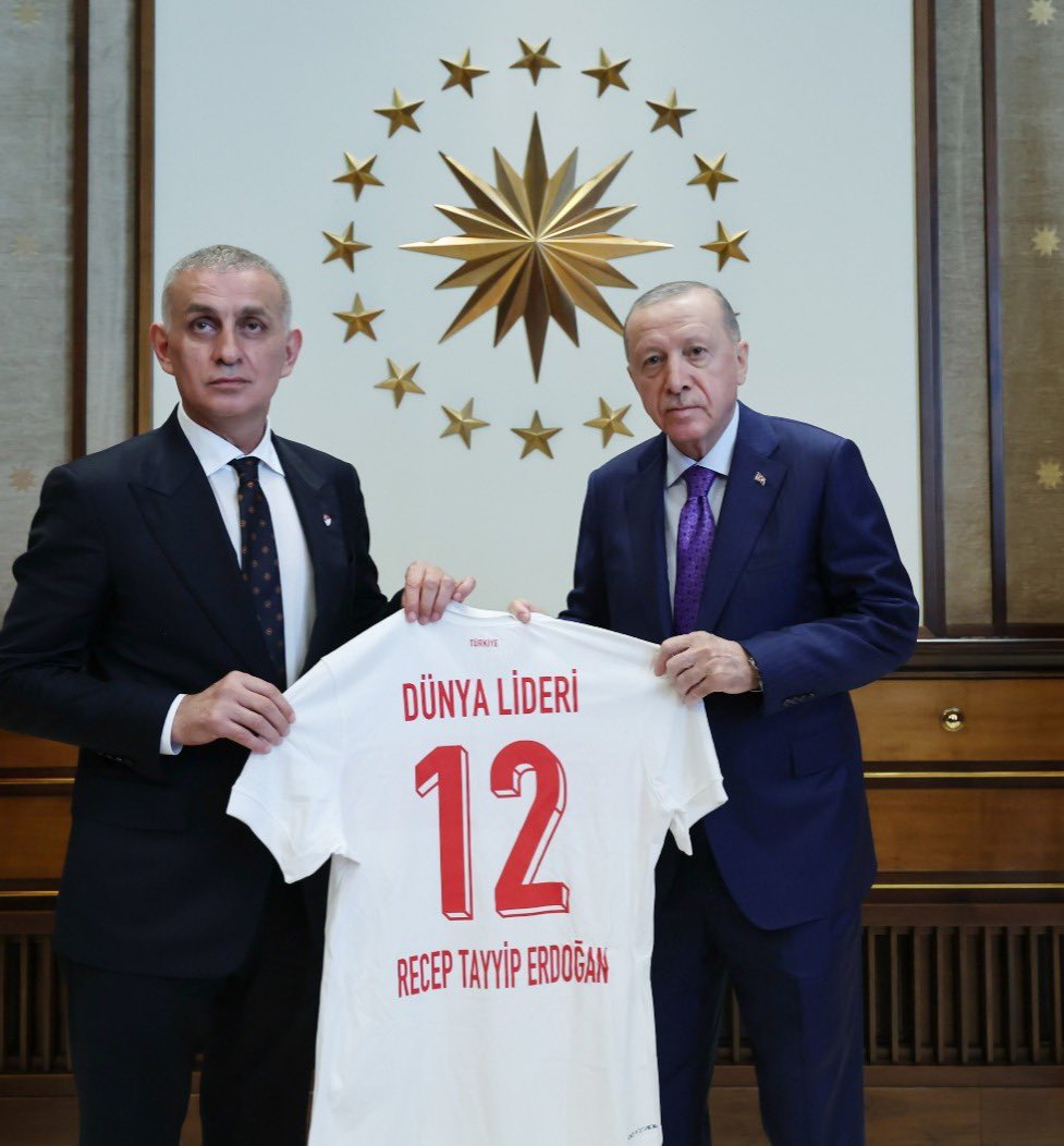 meserhatkaradag's tweet photo. #sporunbirleştiricigücü🇹🇷 

Dünya lideri #RecepTayyipErdoğan 

@RTErdogan @haciosmanogluib @ErsinrTatar @OA_BAK https://t.co/a3WfXdhfO6