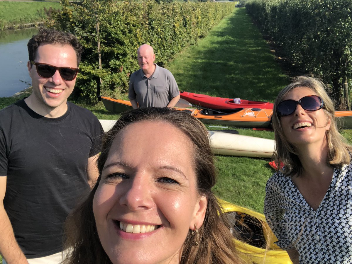Kijk ze gaan die burgemeester en wethouders! We waren uitgenodigd door onze geweldige kanoclub. We hebben een prachtig rondje over de Kromme Rijn gemaakt! 🙏🏼☀️
Voor wie wil, je kunt zo meedoen of de beginnerscursus doen 🛶