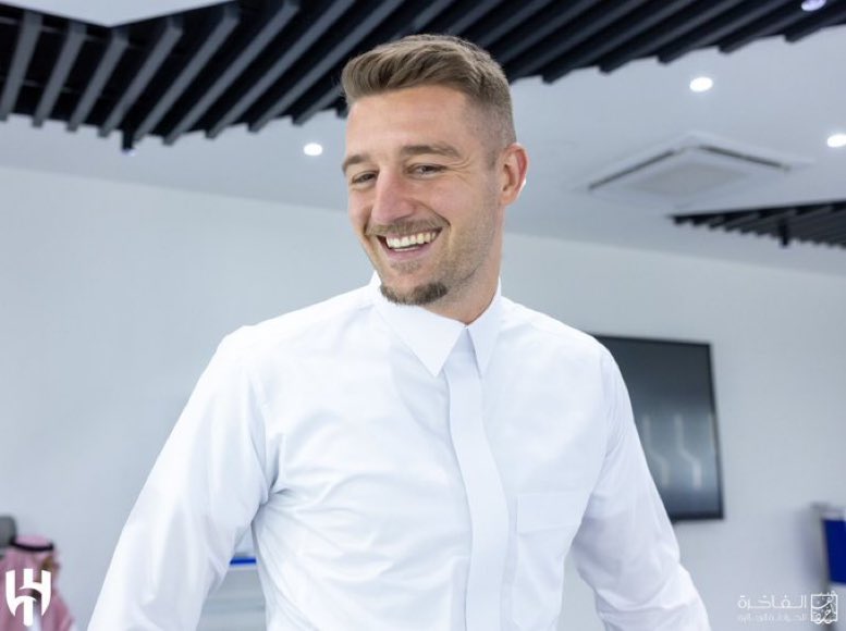 WorldMilinkovic's tweet photo. 🤍 — #SS22 https://t.co/3rf9QpKSB9