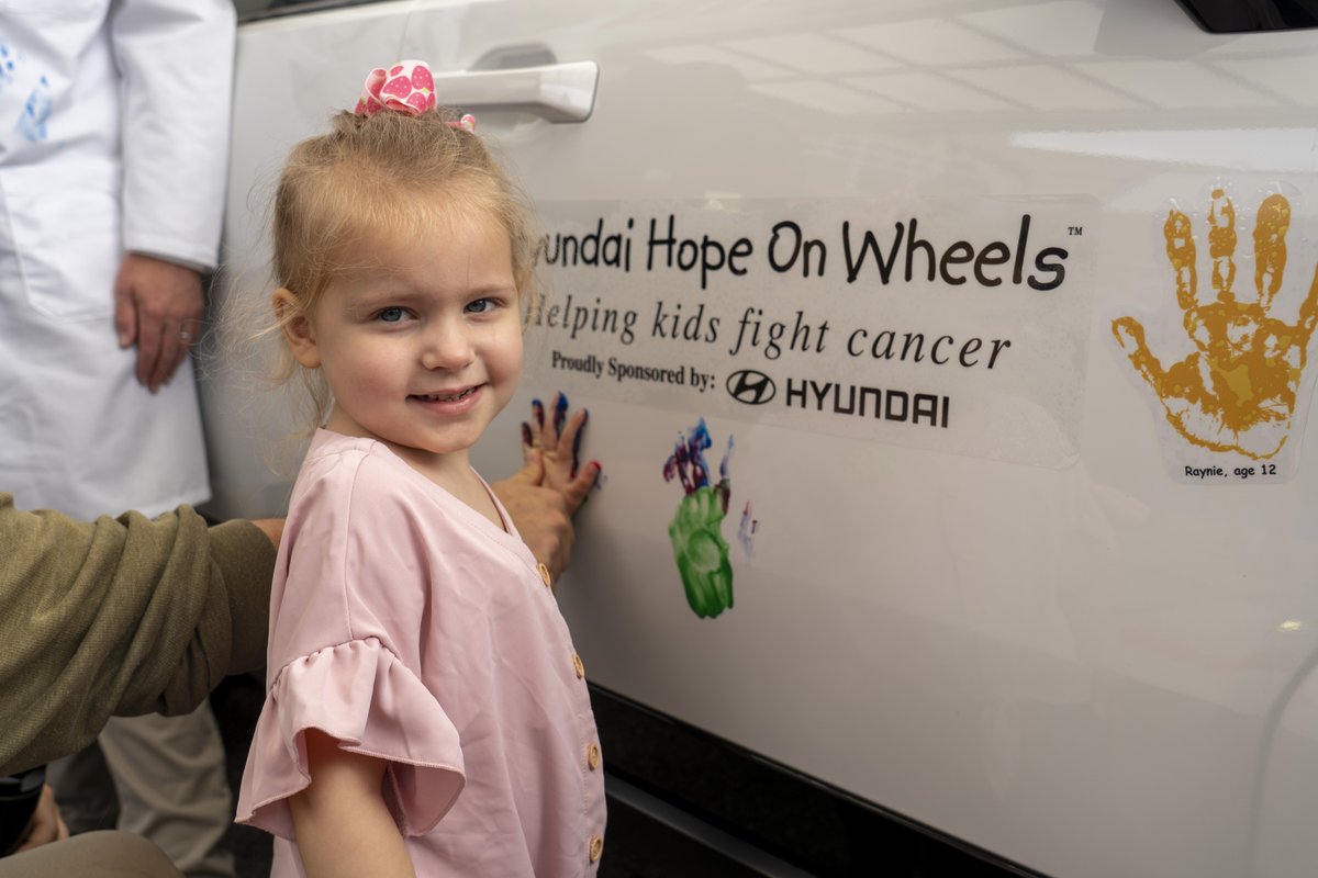 _CHKD's tweet photo. Thank you, Hyundai @hopeonwheels, for making a difference in #PediatricCancerResearch at #CHKD!
#EndChildhoodCancer #HyundaiHopeOnWheels #HopeLightsTheWay https://t.co/cnwwRuHgYz