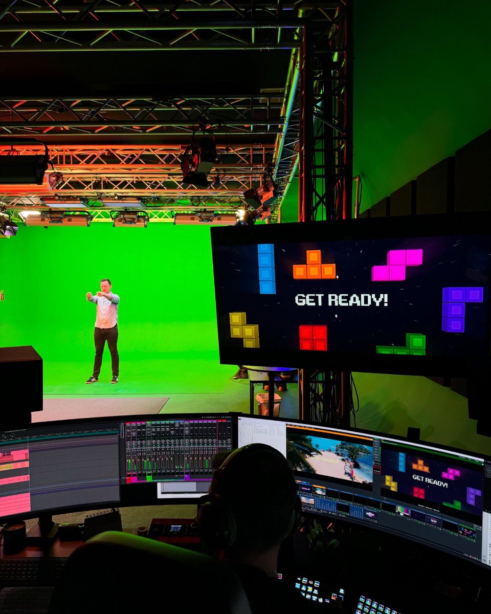 Stuart B. Thompson tweet media