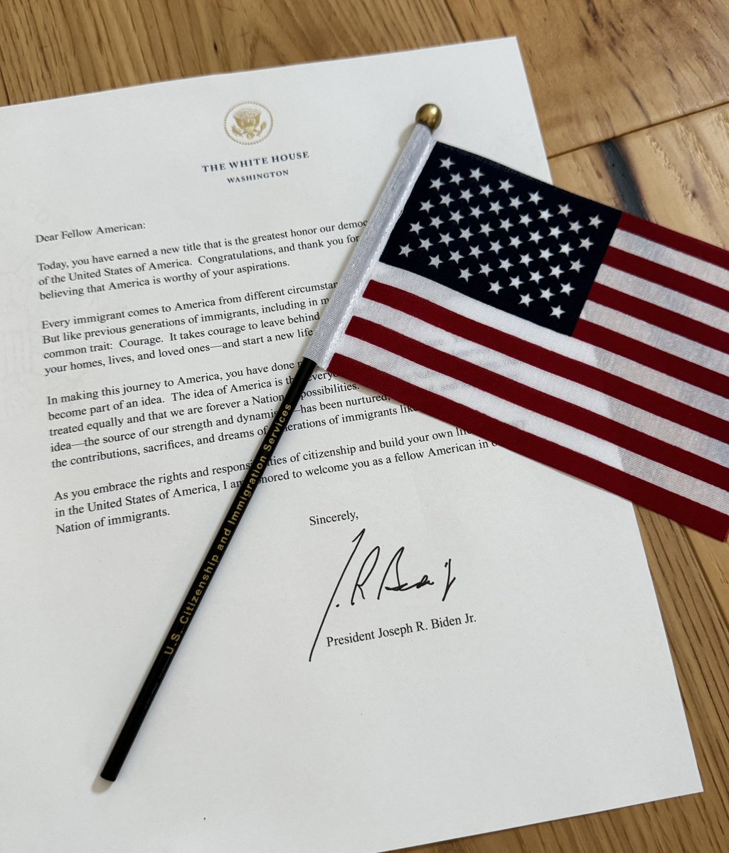 ana 🦝 tweet media