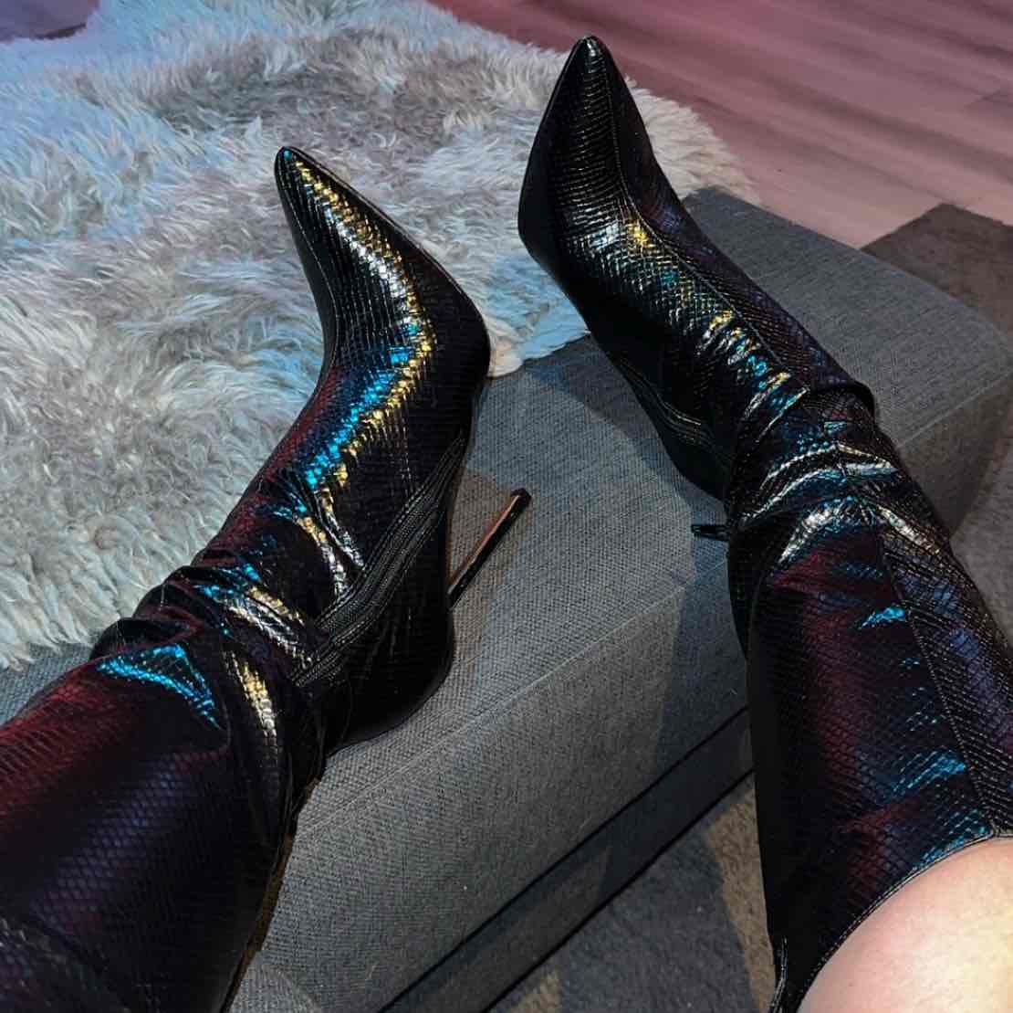 queenfeet98's tweet photo. I just received Tip💸🫰🏼 from leinad95 via Throne. You’re welcome💋
https://t.co/AmMwhdkIN5 #Wishlist #Throne #Findom https://t.co/z6SaqEduR1