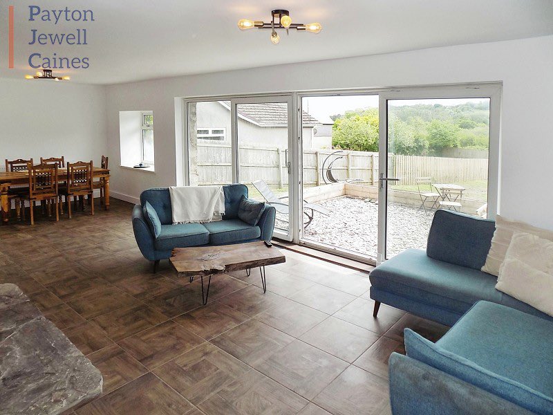 ⚡️Reduced to £575,000⚡️

🏡Detached 4 bed bungalow on 0.6 acre plot
☀️South facing generous garden
✅Upgraded throughout
🚗Garage
⛓️‍💥No onward chain

🌐pjchomes.co.uk/property/?ref=…
📍Pen-Y-Fai, Bridgend

👇🏼
📞01656 654328
📧bridgend@pjchomes.co.uk
#PJCHomes #wales #SouthWales