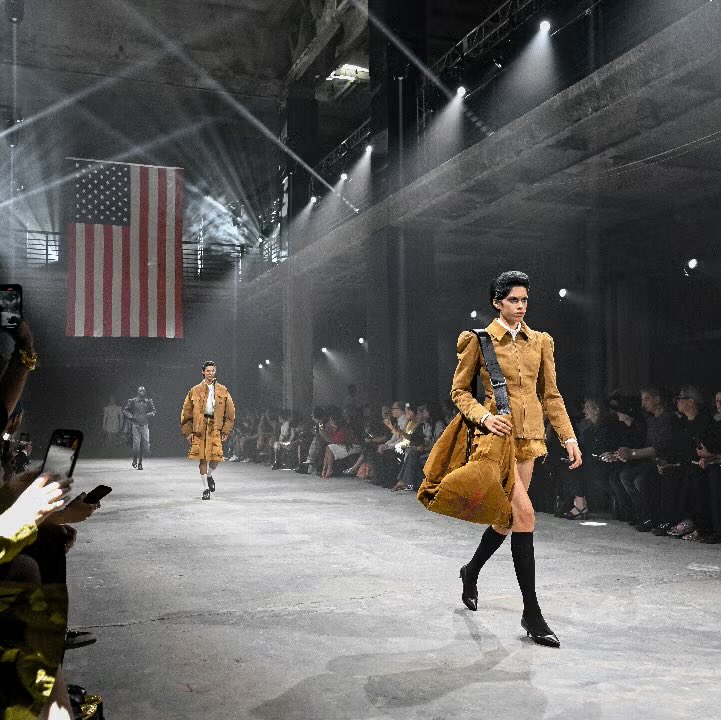MelinaJones's tweet photo. This “Welcome to América” collection by Willy Chavarria, plus the collection x @adidas has me stuck on stupid. Relentlessly effortless, yet impeccably tailored and crisp asf. Slay me… @NEWYORKWILLY https://t.co/818mMGB3tF