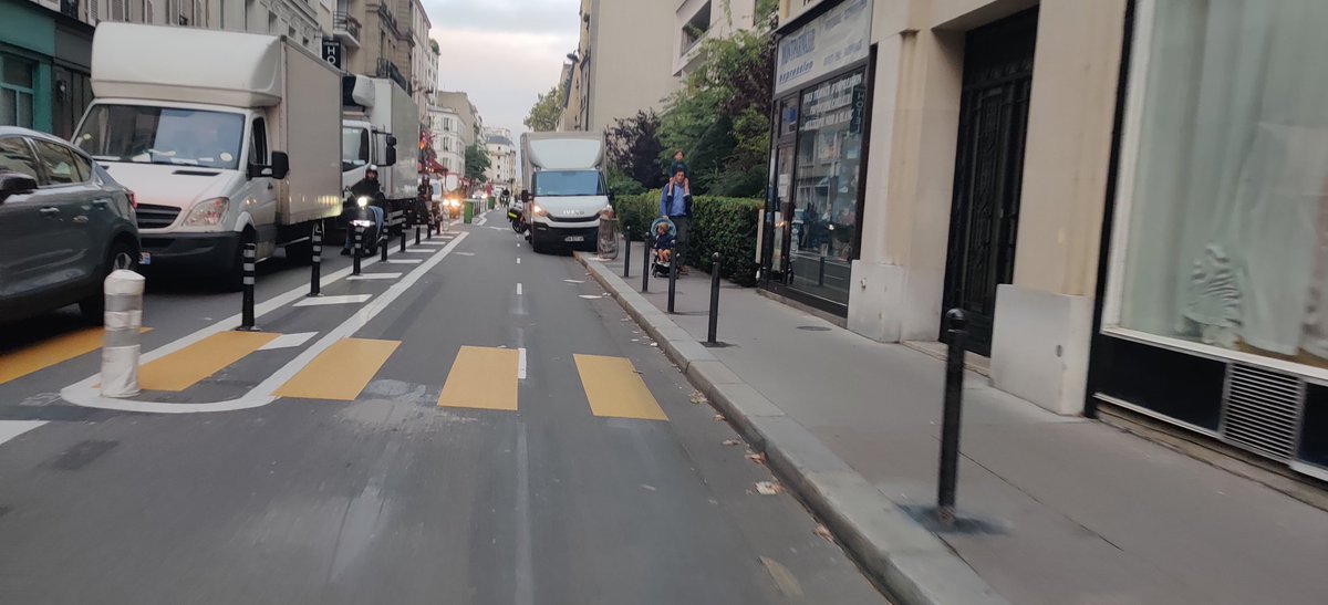 ol_gme's tweet photo. @audmr @David_Belliard @prefpolice @mairie15 @mdb @fub @PetitForestier https://t.co/Xu8tfEP8it
