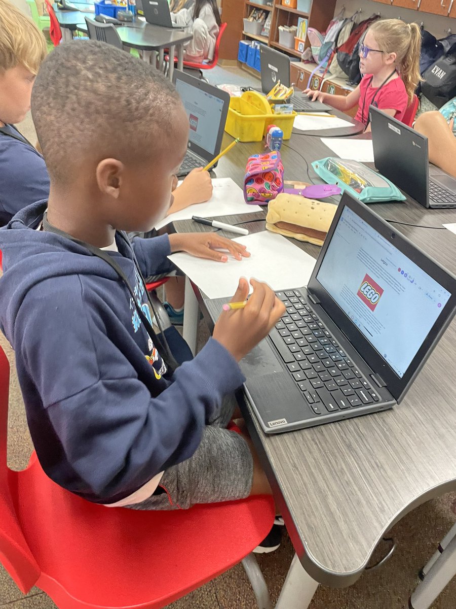 randinanderson's tweet photo. Today was all about Legos! We read, #hashtagged, and talked about our learning. Then we went on a scavenger hunt and built using our Lego knowledge!  #HMEproud #4thgrade https://t.co/2BpMmZ3Mvc
