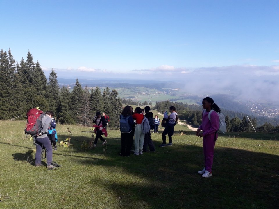Deuxième journée pour le séjour d'intégration des élèves de 6e du <a href="/ClgDiderot/">Collège Diderot</a> <a href="/acbesancon/">Académie de Besançon</a> <a href="/diderot25/">RéseauDiderot25</a> 
Encore une journée magnifique 🌞 qui a permis aux élèves de découvrir la 🎣 et un superbe paysage🤩