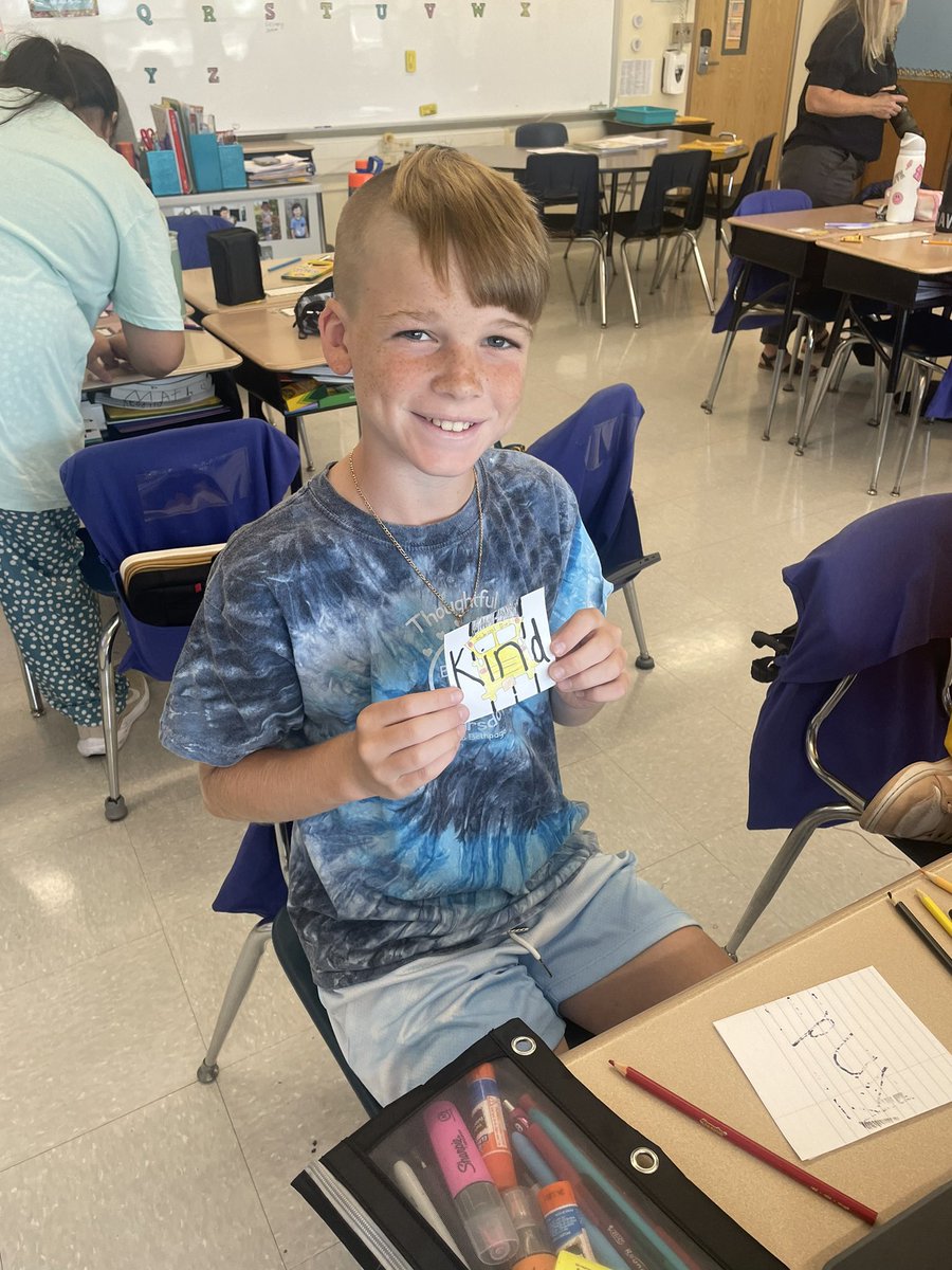 MDzSabatini's tweet photo. First Thoughtful Thursday in the books! These 5th graders worked hard to create kind messages that will be displayed in the hallways soon! @MrsSiebenChris @CBS_Bethpage #WeAreBethpage https://t.co/pDXTZxOklW