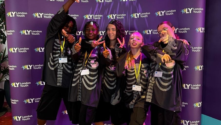 BDYD (@bdydance) on Twitter photo Fabulous evening spent with <a href="/LondonYouth/">London Youth</a> launching Born Ambitious at Salesforce Tower in front of HRH Prince Edward, Duke of Edinburgh. Great time and special memories made.
•
#youth #work #goodvibes #salesforcetower #born #ambitious Fabulous evening spent with <a href="/LondonYouth/">London Youth</a> launching Born Ambitious at Salesforce Tower in front of HRH Prince Edward, Duke of Edinburgh. Great time and special memories made.
•
#youth #work #goodvibes #salesforcetower #born #ambitious
