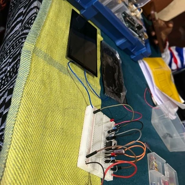 vianney_forewah's tweet photo. ASKOTEC Buea Training was a blast! 💥 30 young innovators learned to create digital solutions for community challenges using the ASKOTEC kit. From smart lighting to healthcare apps, the ideas were amazing! 🚀 #ASKOTEC #Innovation #Buea #Cameroon #TechForGood https://t.co/KklOxAWyht