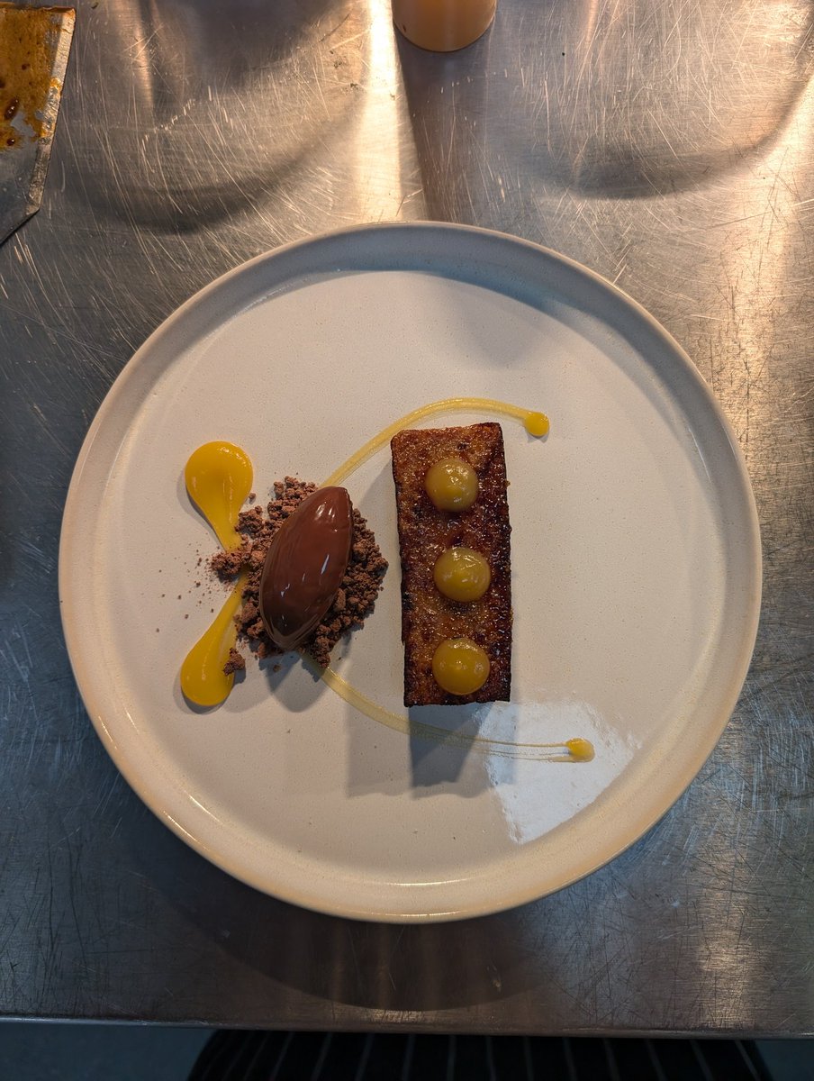 Bread and butter pudding with orange, cardamon and dark chocolate 

This one's a banger 🔪👨🏼‍🍳