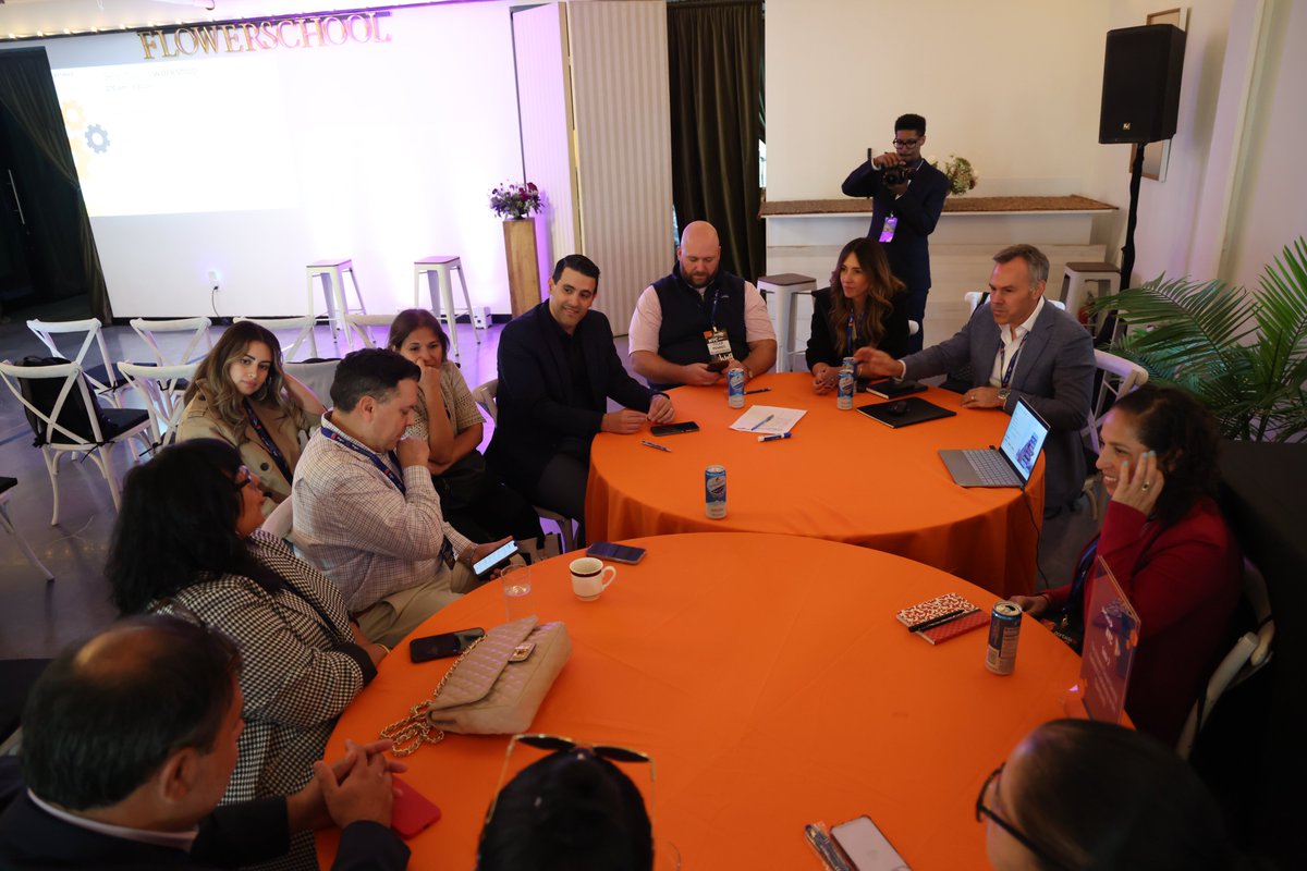 portada_online's tweet photo. Are you ready to take advantage of the growing Hispanic casual gaming market? Don't miss our recap of this workshop on #PortadaLive! Hear from industry leaders @Warren Strifling and @Cristina Martinez as they discuss strategies to capitalize on this lucrative opportunity. https://t.co/Y5EfBacmmH